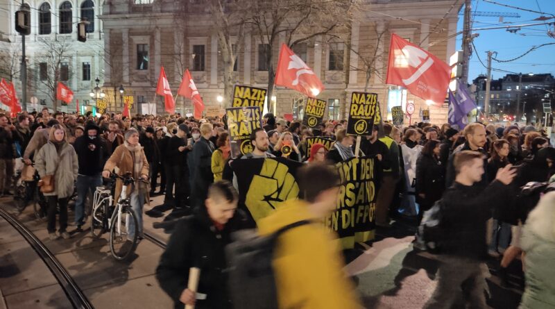 Schulter an Schulter gegen den Faschismus